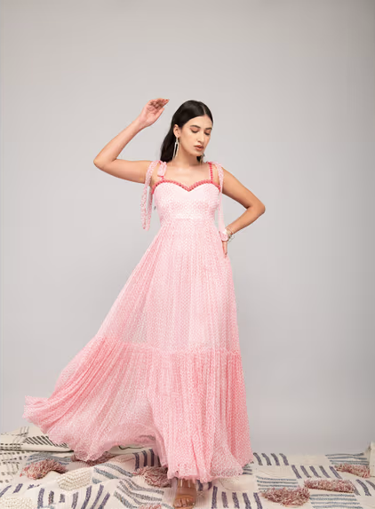 Robe longue rose à imprimés